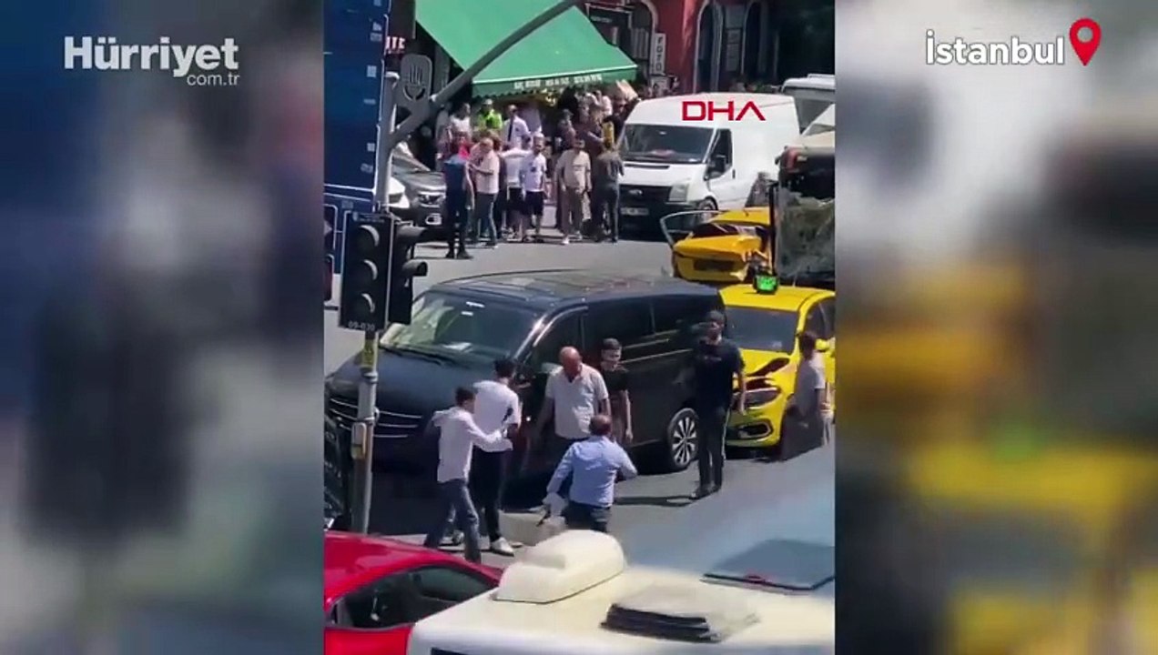 Beyoğlu’nda 9 aracın karıştığı zincirleme kaza