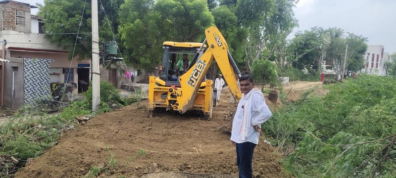 VIDEO: ग्राम पंचायत की सख्ती: आदर्श तलाई से हटाया अतिक्रमण, सौंदर्यीकरण की ओर कदम