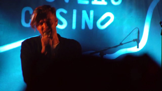 Thierry Amiel chante Les Mots Bleus en live