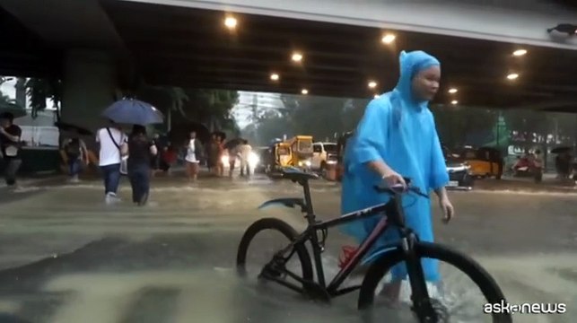 Filippine colpite da piogge torrenziali, Manila paralizzata