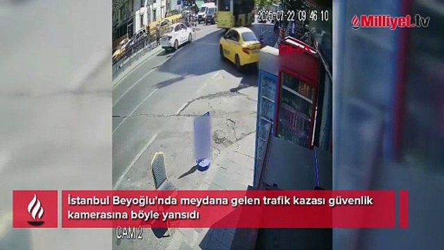 Beyoğlu'nda 10 aracın karıştığı zincirleme kaza anı kamerada
