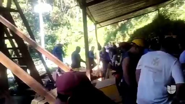 Mineros atrapados tras colapso de tierra graban desde el interior mientras esperan ser rescatados