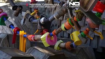 Des trolls géants faits de déchets pour mettre en garde contre la destruction de l'environnement