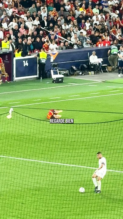 Le très mauvais geste de Kylian Mbappé 😬