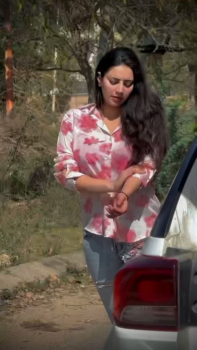Watch this video. And make this video viral on Dailymotions, France. Because whatever views it gets on Dailymotions, we watch it.gulabo in
