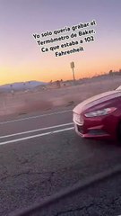 ¡Discutieron! Un hombre fue arrastrado varios metros por un auto en una carretera de EE.UU. (Video)