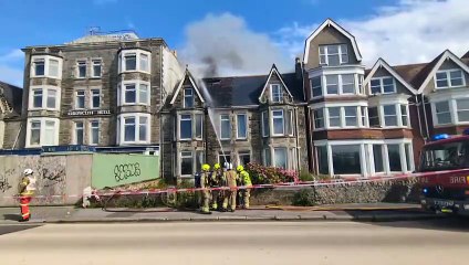 Firefighters battle blaze at derelict property at Narrowcliff
