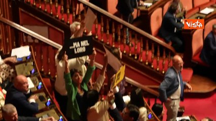 Il flash mob del M5S dopo l'approvazione in Senato del ddl sulla separazione delle carriere
