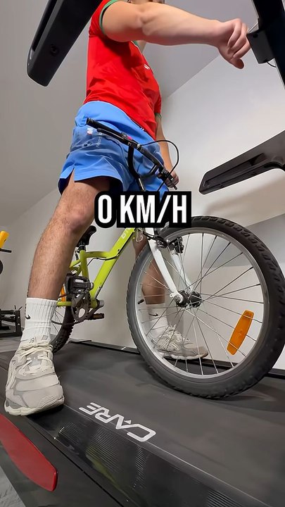 Faire du vélo sur un tapis de course 😅