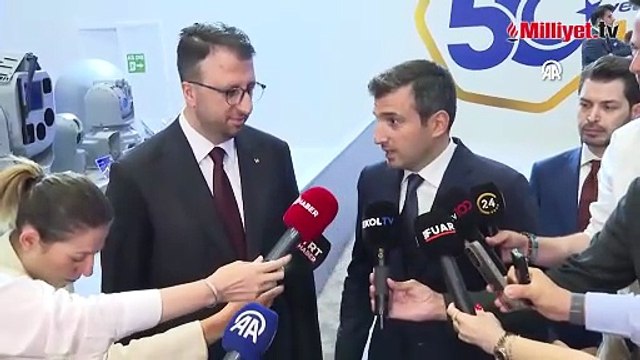 Selçuk Bayraktar Savunma Sanayii Fuarı'nda konuştu! 'Yurt dışı muadillerinden 2 kat daha iyi'