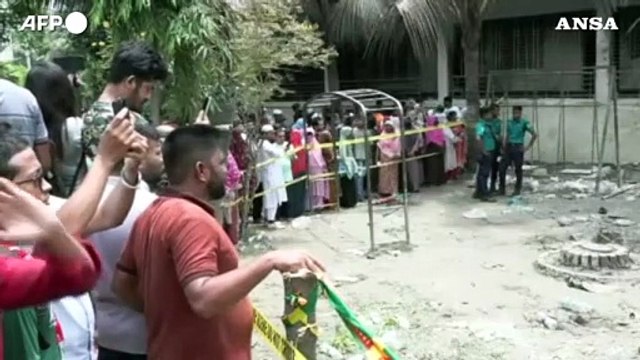 Bangladesh, sale a 27 morti il bilancio dell'incidente aereo a Dacca