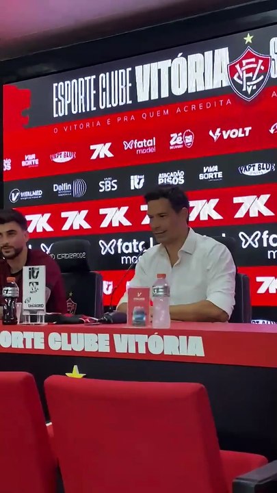 Diretor do Vitória revela que novo contratado foi a negociação mais longa da temporada: “Quase 30 dias de conversas”