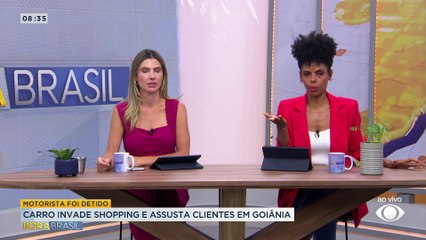 Carro invade shopping e assusta clientes em Goiânia