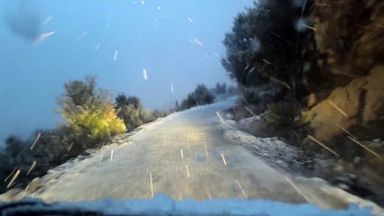 Snowing 🌨️🌨️