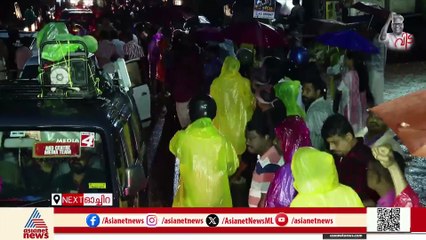 ജനസാഗരത്തിന് നടുവിൽ വിഎസ്; 16 മണിക്കൂർ പിന്നിട്ട് വിലാപയാത്ര കരുനാഗപ്പള്ളിയിൽ