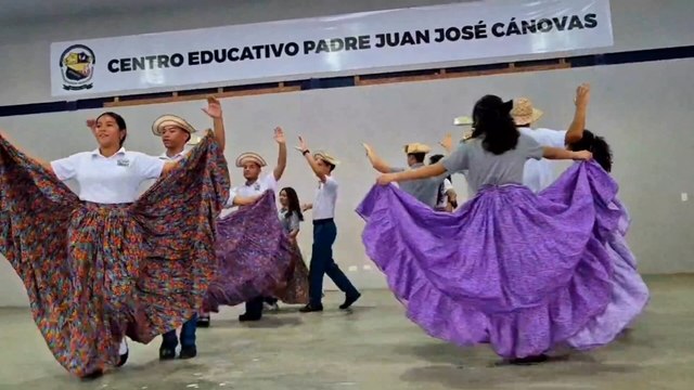 Jóvenes buscan mantener las costumbres y bailes típicos en Veraguas
