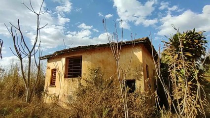 HAVIA ALGO MACABRO DENTRO DESTA IGREJA ABANDONADA
