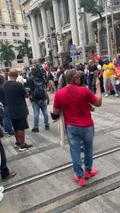 Corpo de Preta Gil deixa Theatro Municipal e segue para cremação