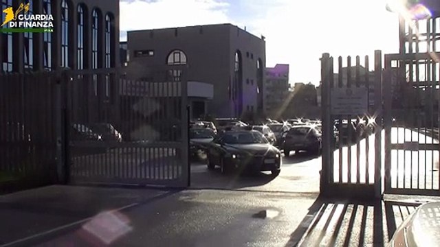 Sfruttamento della prostituzione, scattano i sigilli al centro massaggi