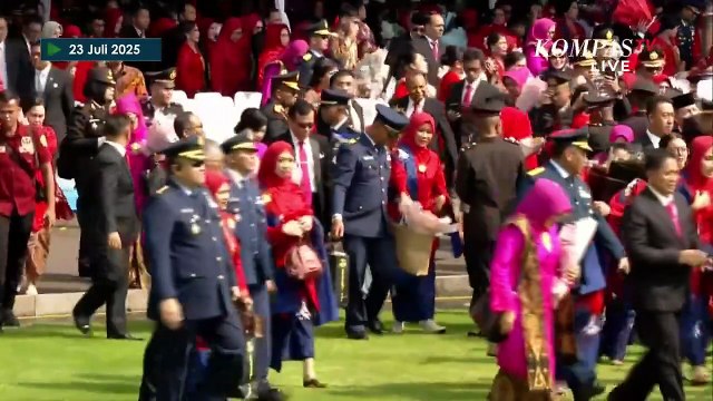 Haru! Tangis Orang Tua Usai Anaknya Perwira TNI-Polri Dilantik Presiden Prabowo di Istana
