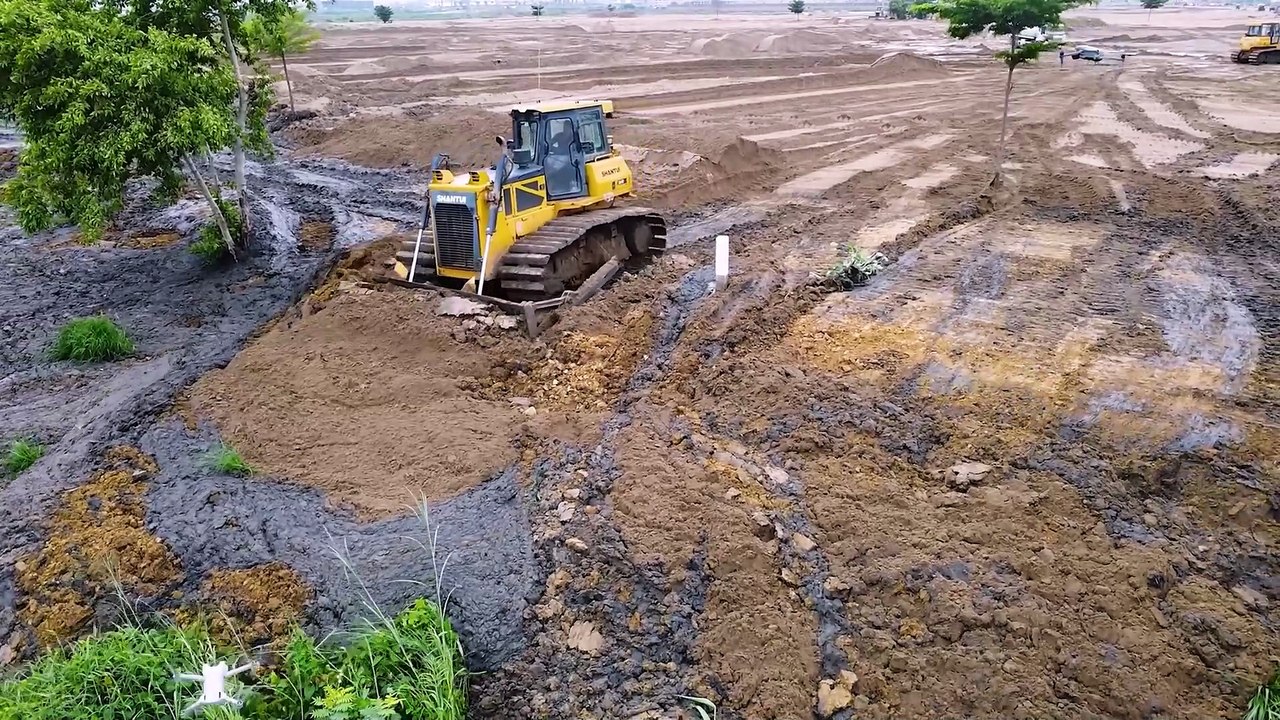 Wow  Wow Perfectly Heavy Machinery! Bulldozer Remove Dirty Out Of The Land And Push Sand Filling On.