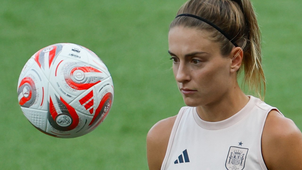 Putellas bromea sobre los buenos datos de audiencia del fútbol femenino: "Tenemos mucha familia"