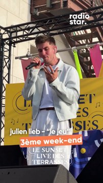 Julien Lieb interprète “le jeu” sur la scène des Sunset Live des Terrasses #julienlieb #sunsetlive #concert #live