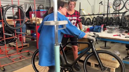 Cette entreprise stéphanoise donne une seconde vie à des vélos à 2500 euros.