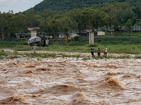 Boy trapped in India’s Rajouri river rescued in daring operation