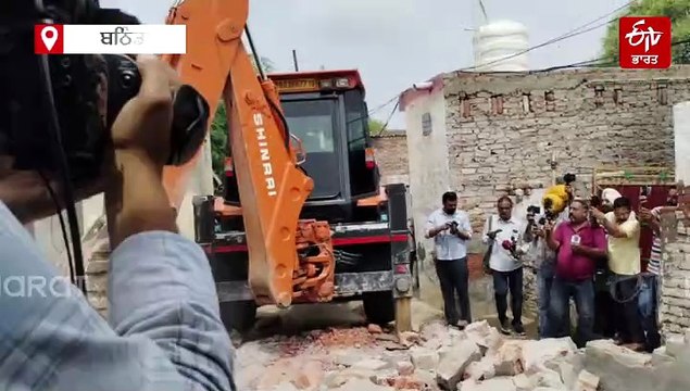 ਪੁਲਿਸ ਨੇ 2 ਨਸ਼ਾ ਤਸਕਰਾਂ ਦੇ ਘਰਾਂ 'ਤੇ ਚਲਾਇਆ ਪੀਲਾ ਪੰਜਾ