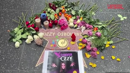 Ozzy Osbourne, l'omaggio dei fan sulla Walk of Fame a Los Angeles