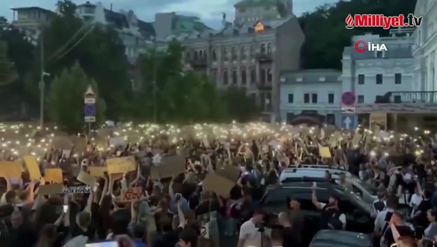 Ukrayna'da yolsuzlukla mücadele kurumlarının yetkisini kısıtlayan yasa protesto edildi