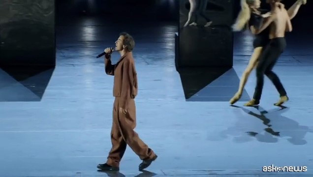 Emozionante live di Diodato ospite di Roberto Bolle all'Arena