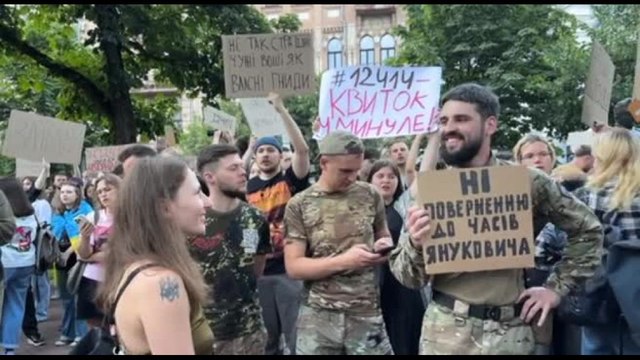 Ucraina, Zelensky firma la legge che limita poteri anticorruzione