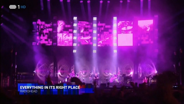 Everything in Its Right Place...Idioteque - Radiohead (live)
