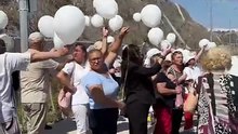 İzmir'de yurttaşlar, Murat Çalık'a gökyüzüne bolan bırakarak destek verdi