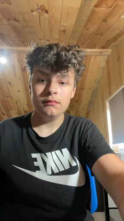 Ma première vrai vidéo daylimotion merci à mes 4 abonnés