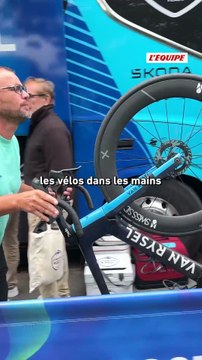Les coulisses de l'entretien des vélos le soir après chaque étape - Tour de France