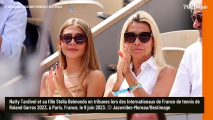 Loin des différends sur l'héritage, la fille de Jean-Paul Belmondo, Stella (21 ans), se rapproche de son clan au soleil