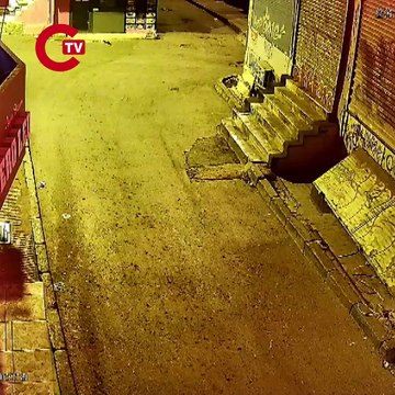 Beyoğlu’da 3 katlı bina patlama sonrası çöktü