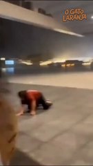 Tufão na China e arrasta pessoas e criança voa com ventos fortes