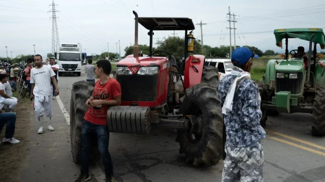 Paro de arroceros: avanzan acuerdos en la mesa de diálogos y se mantienen los bloqueos
