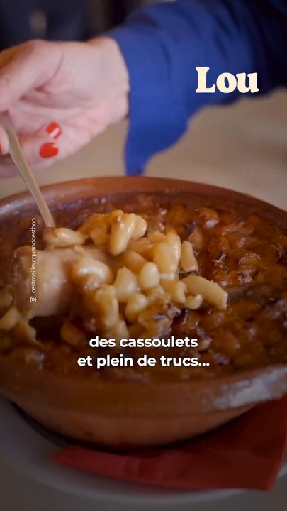 Emmanuelle Jary est venue avec son énigmatique conjoint (et réalisateur de C'est meilleur quand c'est bon). Ensemble, ils nous donnent leurs meilleures adresses de restaurants pour parler d’amour. ❤️