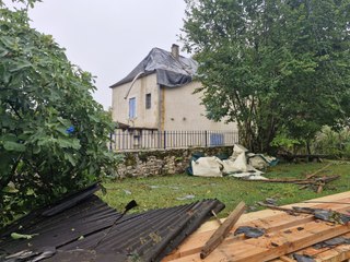 Une violente tempête ravage ce hameau de Sainte-Orse en Dordogne