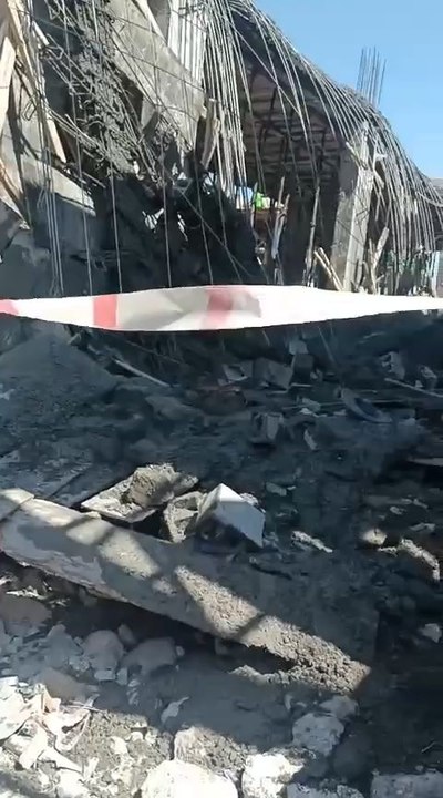 Şanlıurfa’nın Viranşehir ilçesinde beton dökümü sırasında bir inşaatta meydana gelen göçükte 7 kişi yaralandı. Yaralılar arasında inşaat işçilerinin de bulunduğu belirtildi.