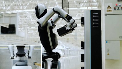 Así es Walker S2, el primer robot humanoide que cambia su propia batería