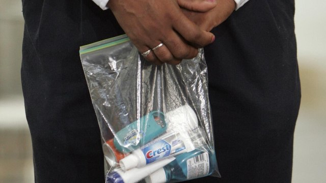 Atteso il via libera per i liquidi senza limiti nei bagagli a mano: cosa cambia e da quando