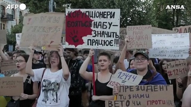 Ucraina, ancora proteste contro la legge che limita le agenzie anti-corruzione
