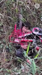 Man helps little girls get out of trouble! ❤️