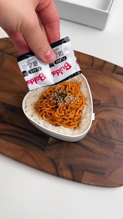 Follow for more ASMR videos🌮🍟 Credits: @wendailylife_ #mukbang #asmr #fastfood #asmreating